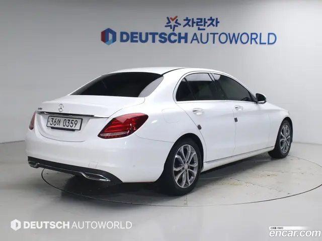 Main__Slider__Photo:C-Class Mercedes-Benz 2016.6-1