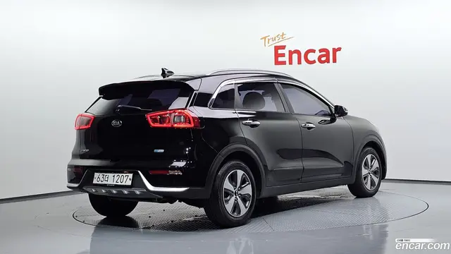 Main__Slider__Photo:Niro Kia 2017.0-1