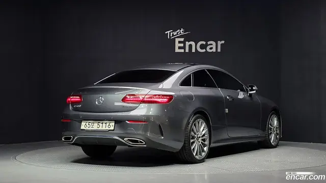 Main__Slider__Photo:E-Class Mercedes-Benz 2017.8-1