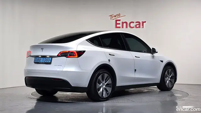 Main__Slider__Photo:Model Y Tesla 2021.8-1