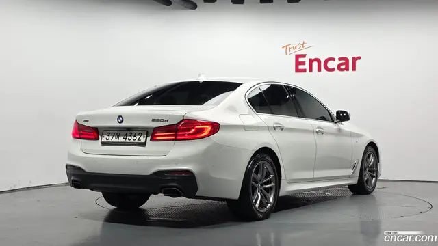 Main__Slider__Photo:5-Series BMW 2017.9-1