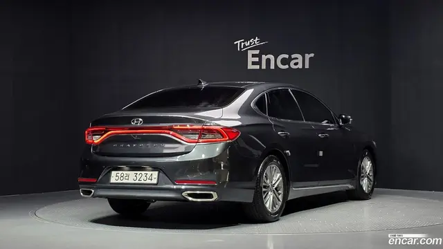 Main__Slider__Photo:Grandeur Hyundai 2019.3-1