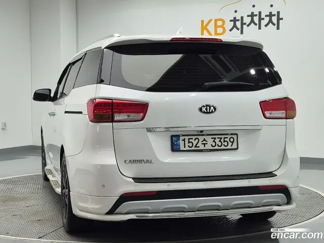 Main__Slider__Photo:Canival Kia 2017.1-1