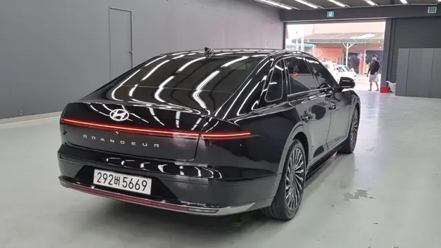 Main__Slider__Photo:Grandeur Hyundai 2022.11-1