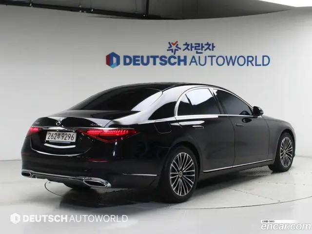 Main__Slider__Photo:S-Class Mercedes-Benz 2025.4-1