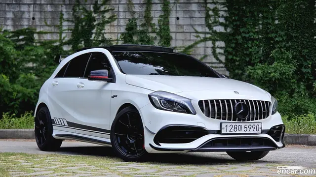 Main__Slider__Photo:A-Class Mercedes-Benz 2018.4-1