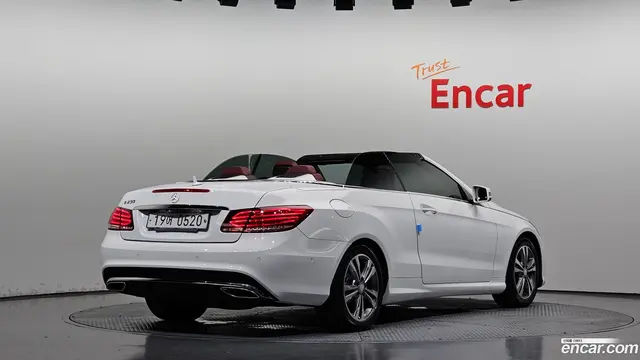 Main__Slider__Photo:E-Class Mercedes-Benz 2016.0-1