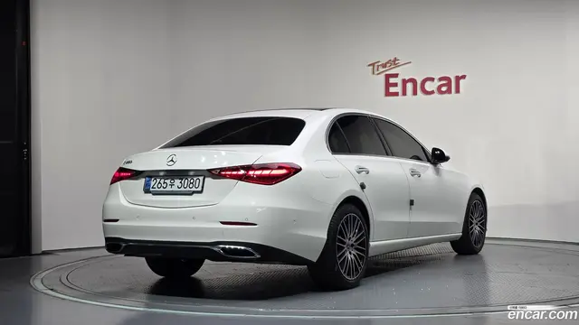 Main__Slider__Photo:C-Class Mercedes-Benz 2025.1-1