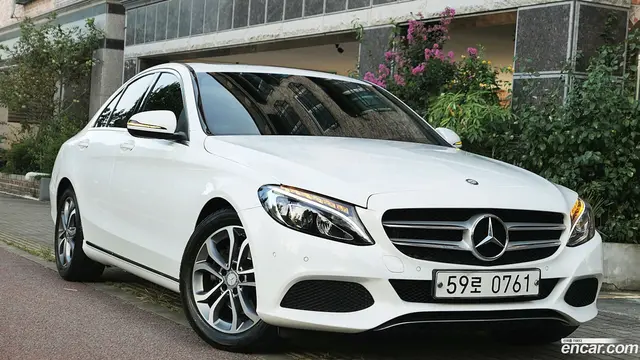 Main__Slider__Photo:C-Class Mercedes-Benz 2016.3-1