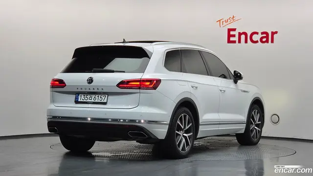Main__Slider__Photo:Touareg Volkswagen 2020.7-1