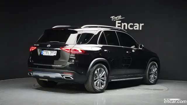 Main__Slider__Photo:GLE-Class Mercedes-Benz 2023.5-1