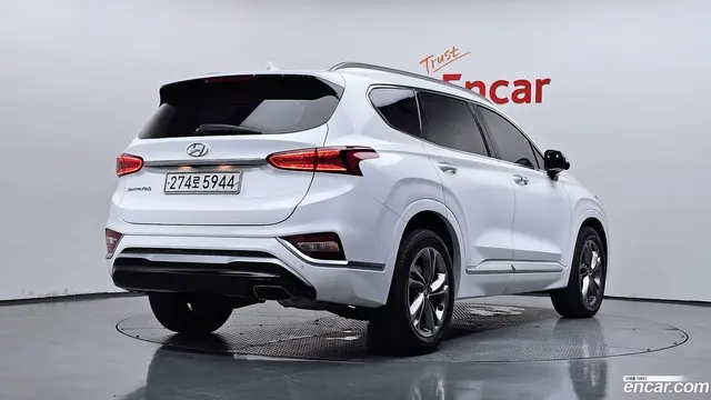 Main__Slider__Photo:Santafe Hyundai 2020.4-1