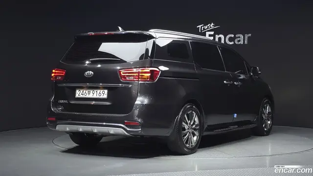 Main__Slider__Photo:Canival Kia 2019.8-1