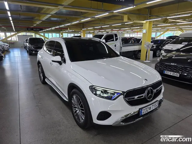 Main__Slider__Photo:GLC-Class Mercedes-Benz 2025.1-1