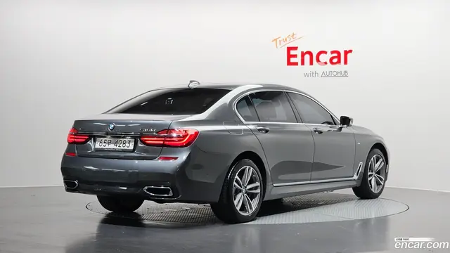 Main__Slider__Photo:7-Series BMW 2018.6-1