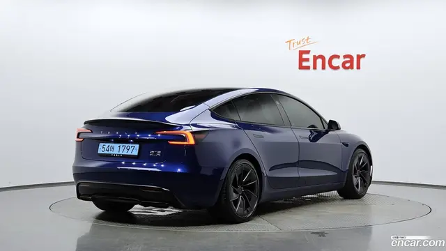 Main__Slider__Photo:Model 3 Tesla 2024.8-1