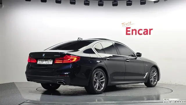 Main__Slider__Photo:5-Series BMW 2017.10-1
