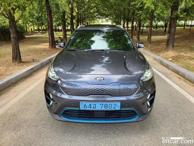 Main__Slider__Photo:Niro Kia 2020.6-1