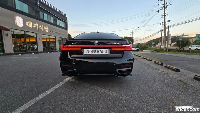 Main__Slider__Photo:7-Series BMW 2018.11-1