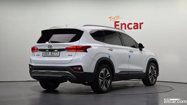 Main__Slider__Photo:Santafe Hyundai 2018.8-1