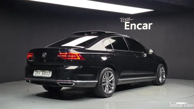 Main__Slider__Photo:Passat Volkswagen 2018.4-1
