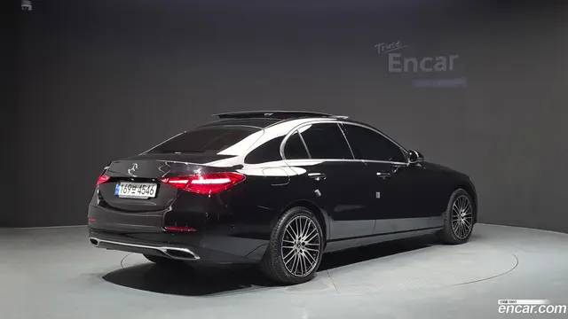 Main__Slider__Photo:C-Class Mercedes-Benz 2022.10-1
