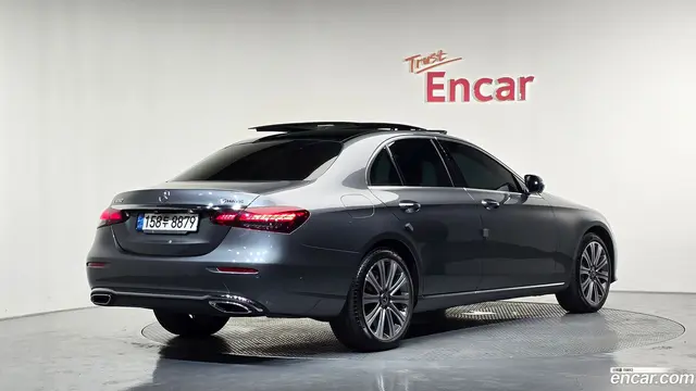 Main__Slider__Photo:E-Class Mercedes-Benz 2021.6-1