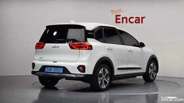 Main__Slider__Photo:Niro Kia 2022.8-1