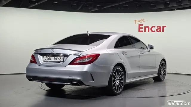 Main__Slider__Photo:CLS-Class Mercedes-Benz 2017.8-1