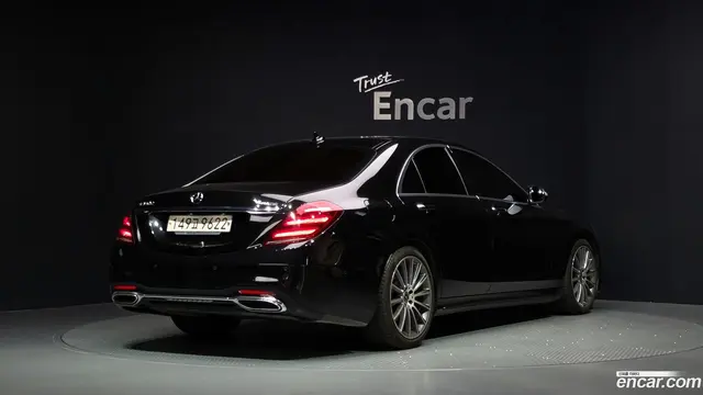 Main__Slider__Photo:S-Class Mercedes-Benz 2017.9-1