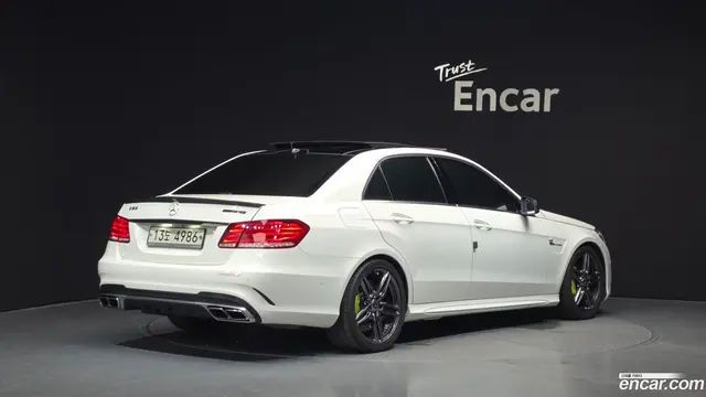 Main__Slider__Photo:E-Class Mercedes-Benz 2009.9-1