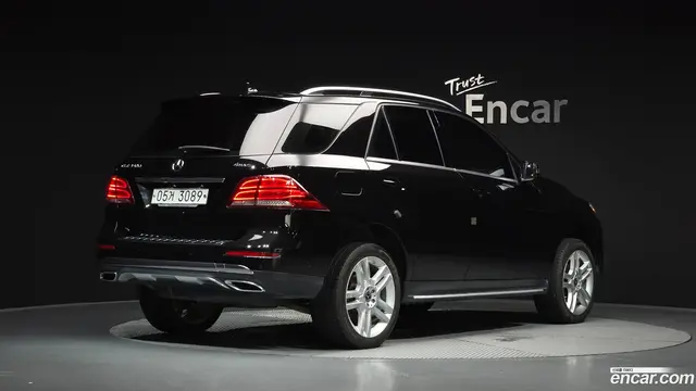 Main__Slider__Photo:GLE-Class Mercedes-Benz 2018.6-1