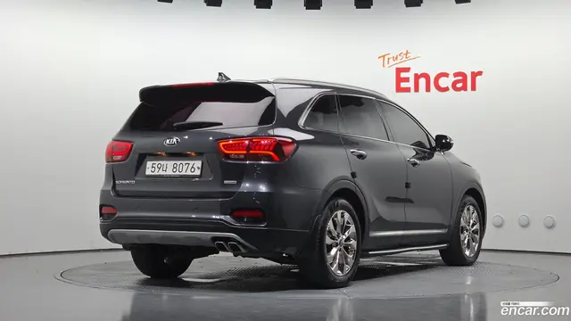 Main__Slider__Photo:Sorento Kia 2017.9-1