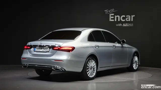 Main__Slider__Photo:E-Class Mercedes-Benz 2021.6-1