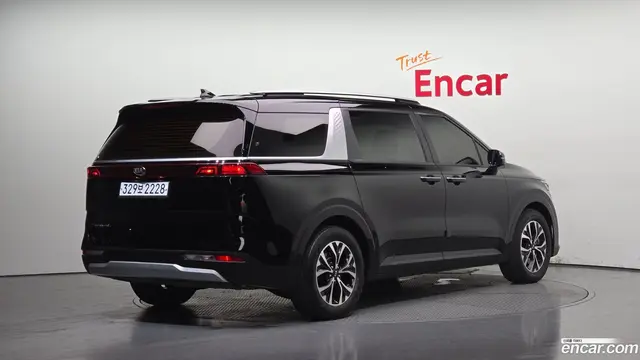 Main__Slider__Photo:Canival Kia 2021.3-1