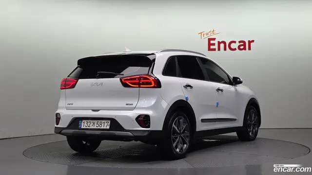 Main__Slider__Photo:Niro Kia 2021.8-1