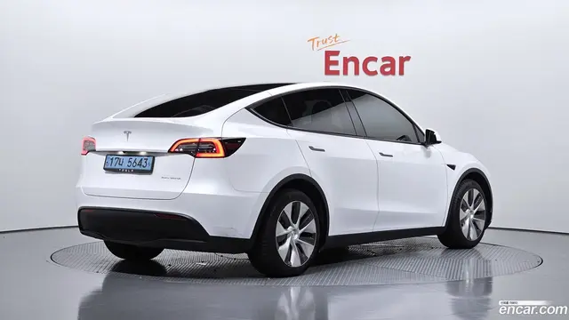 Main__Slider__Photo:Model Y Tesla 2021.4-1