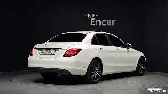 Main__Slider__Photo:C-Class Mercedes-Benz 2020.3-1