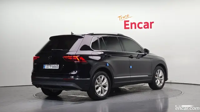 Main__Slider__Photo:Tiguan Volkswagen 2018.6-1