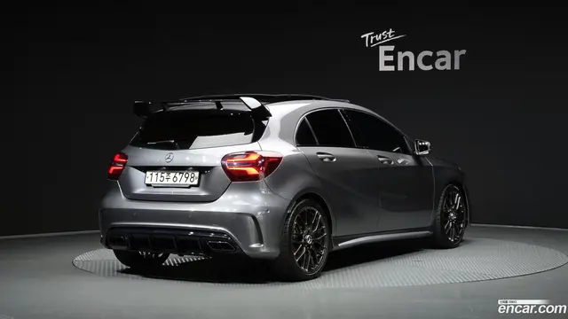Main__Slider__Photo:A-Class Mercedes-Benz 2017.11-1