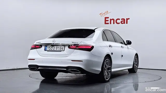 Main__Slider__Photo:E-Class Mercedes-Benz 2020.10-1