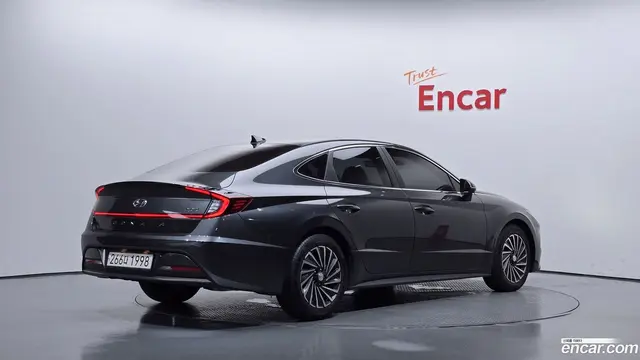 Main__Slider__Photo:Sonata Hyundai 2021.5-1