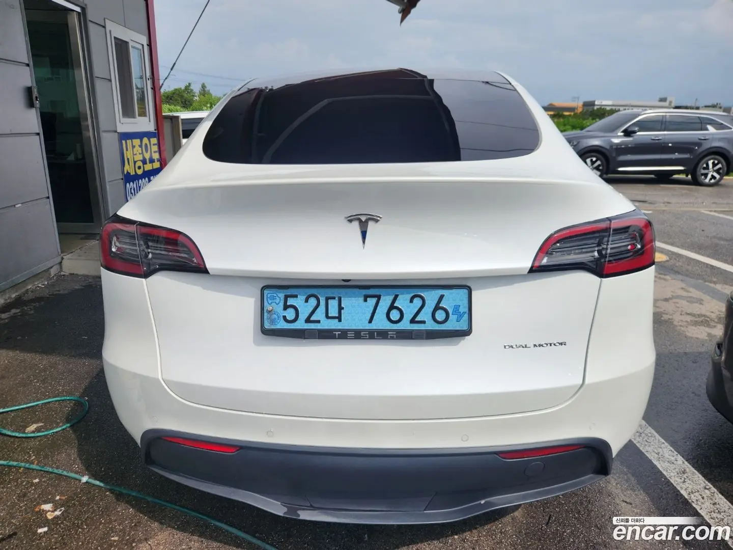 Main__Slider__Photo:Model Y Tesla 2021.5-1