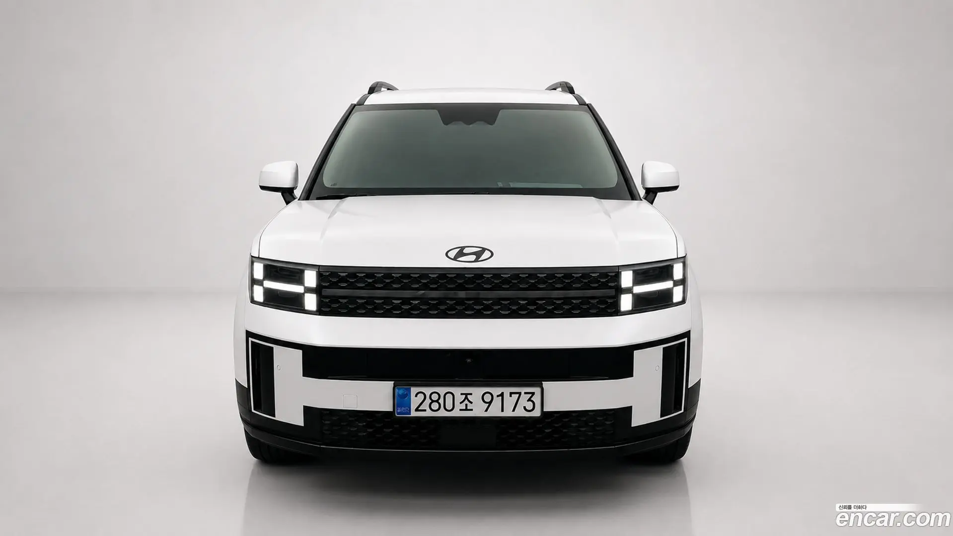 Main__Slider__Photo:Santafe Hyundai 2023.10-1