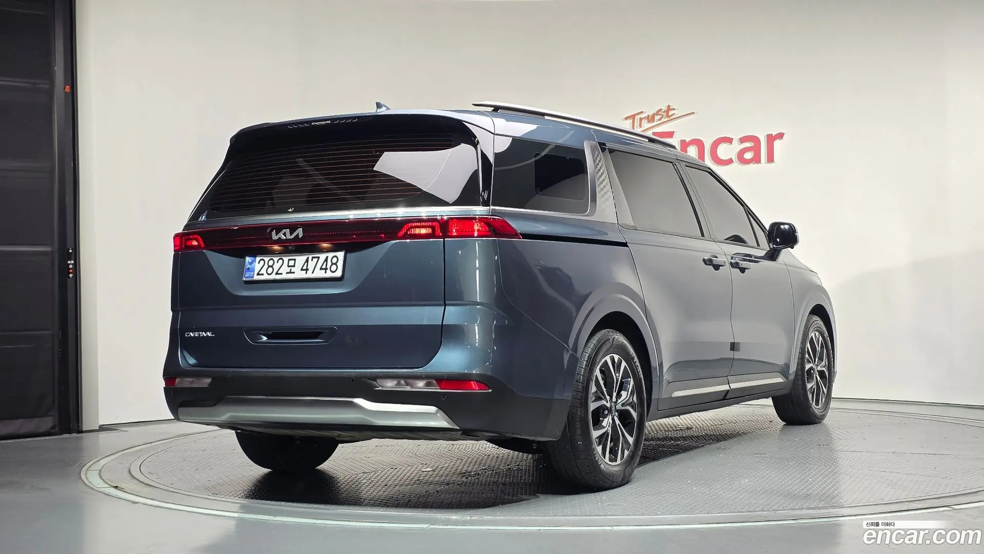 Main__Slider__Photo:Canival Kia 2022.4-1