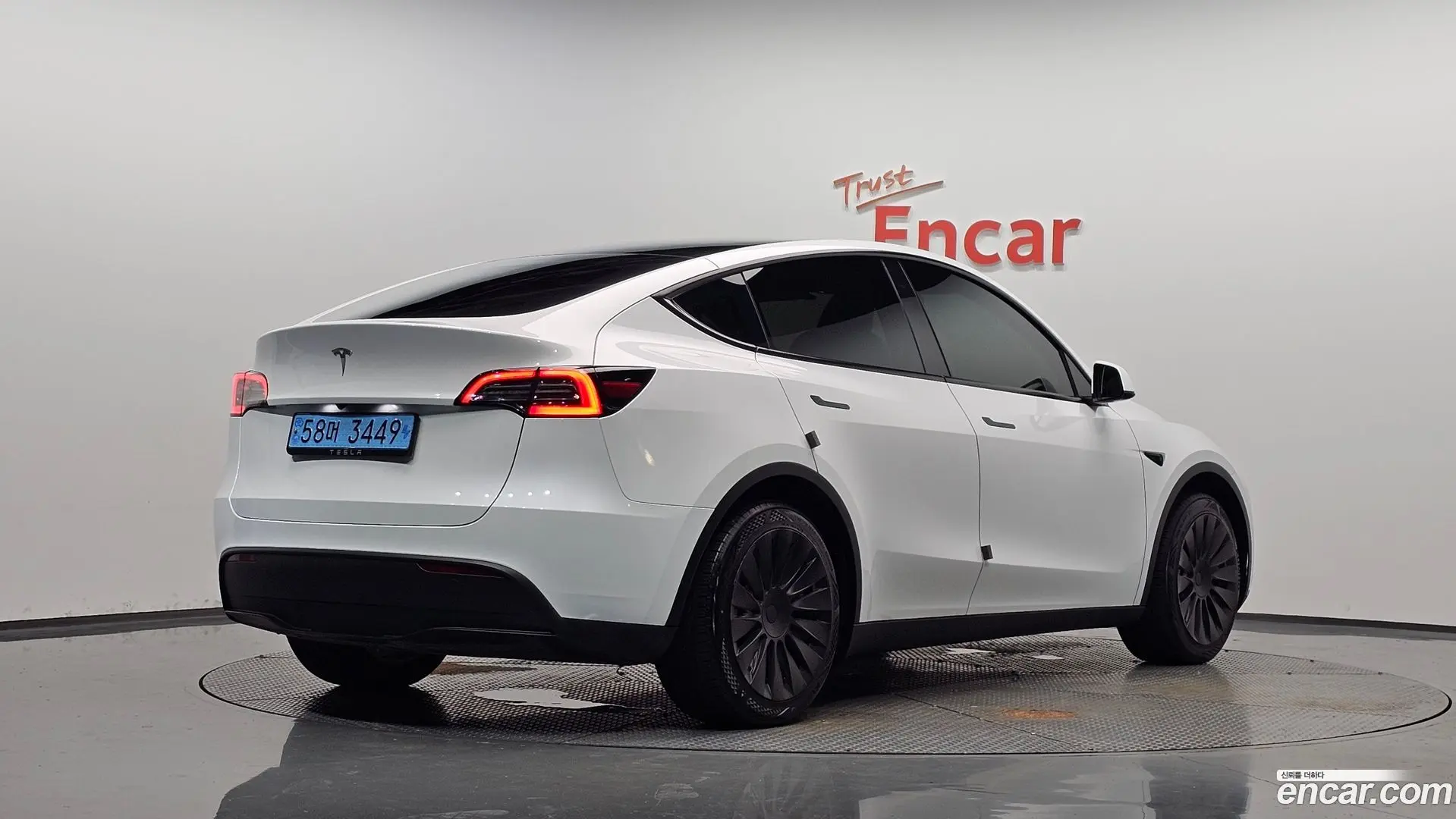 Main__Slider__Photo:Model Y Tesla 2023.9-1
