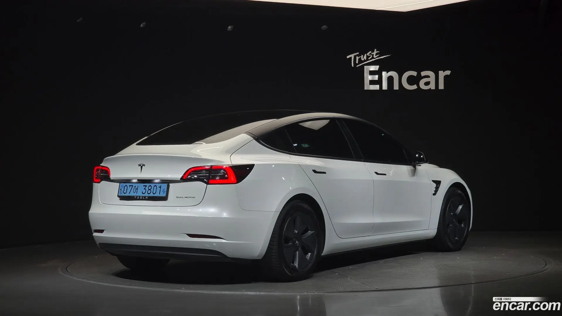 Main__Slider__Photo:Model 3 Tesla 2022.5-1