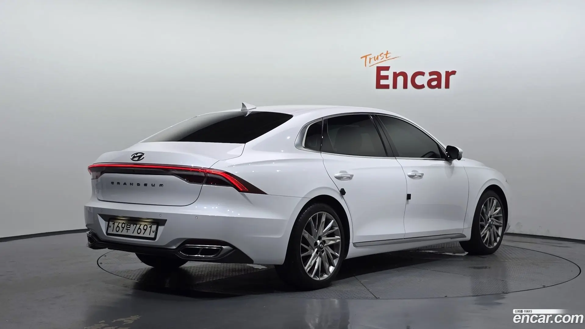 Main__Slider__Photo:Grandeur Hyundai 2020.1-1