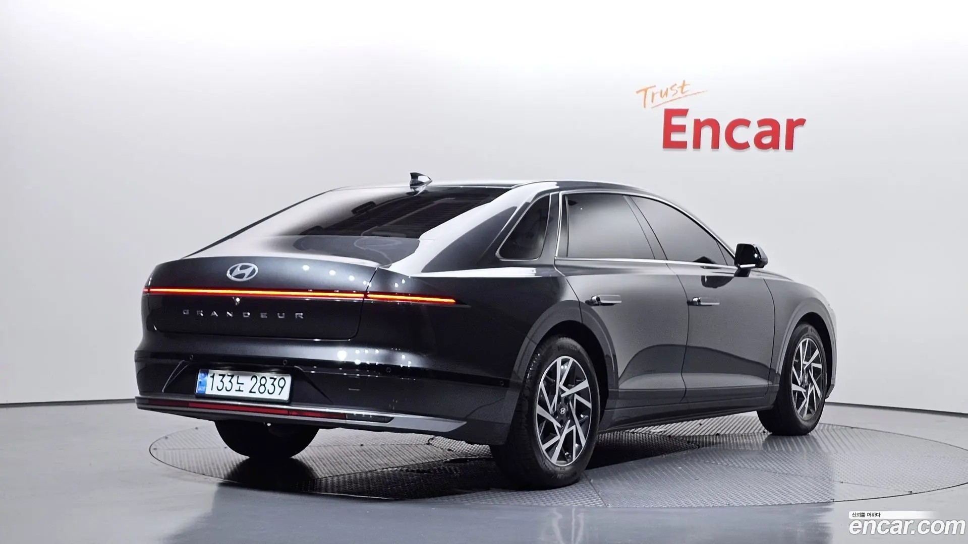 Main__Slider__Photo:Grandeur Hyundai 2023.5-1