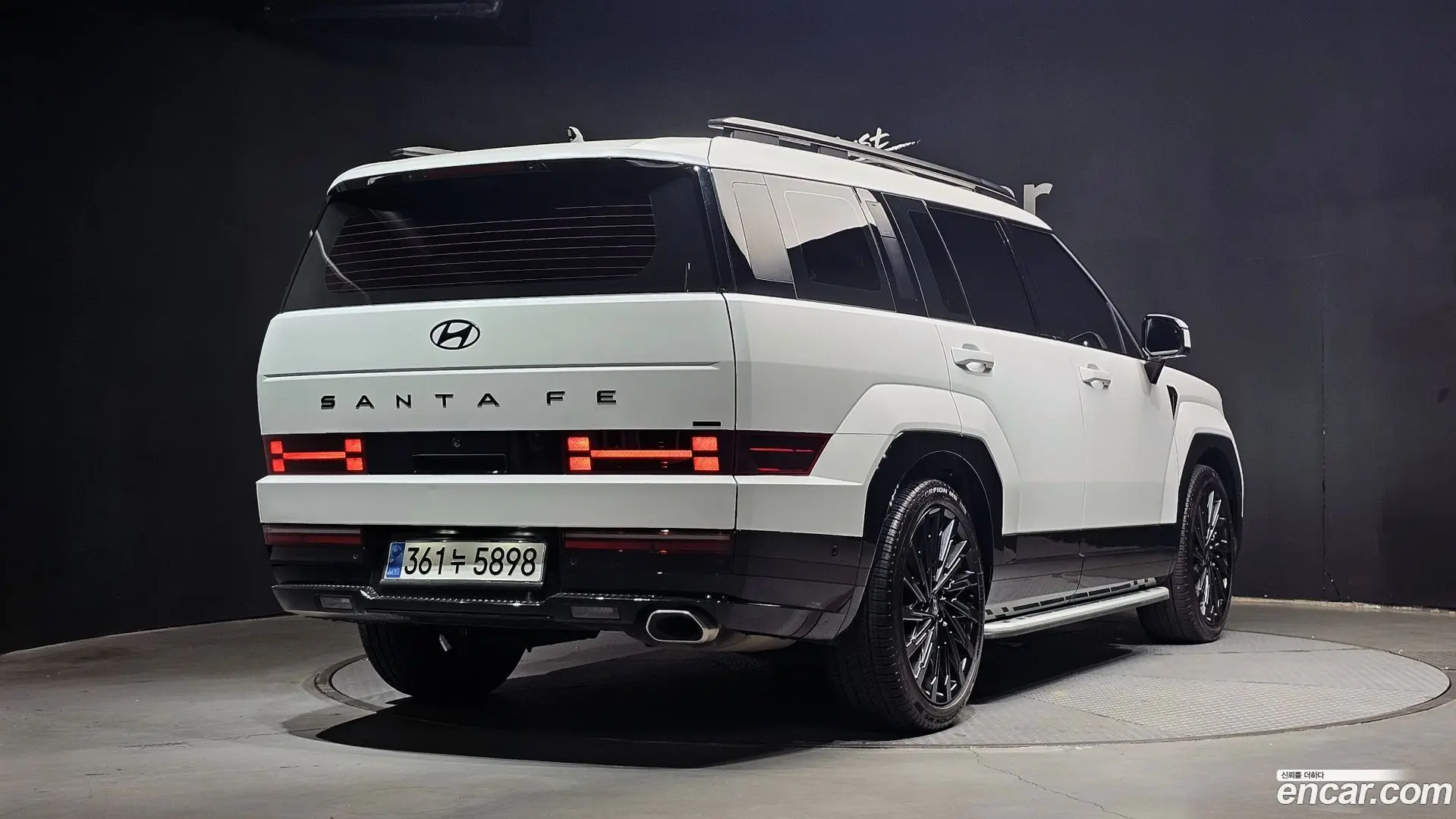 Main__Slider__Photo:Santafe Hyundai 2024.0-1